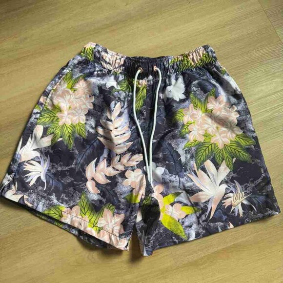 Men’s Tropical Floral Print Shorts - Picture 1 of 4
